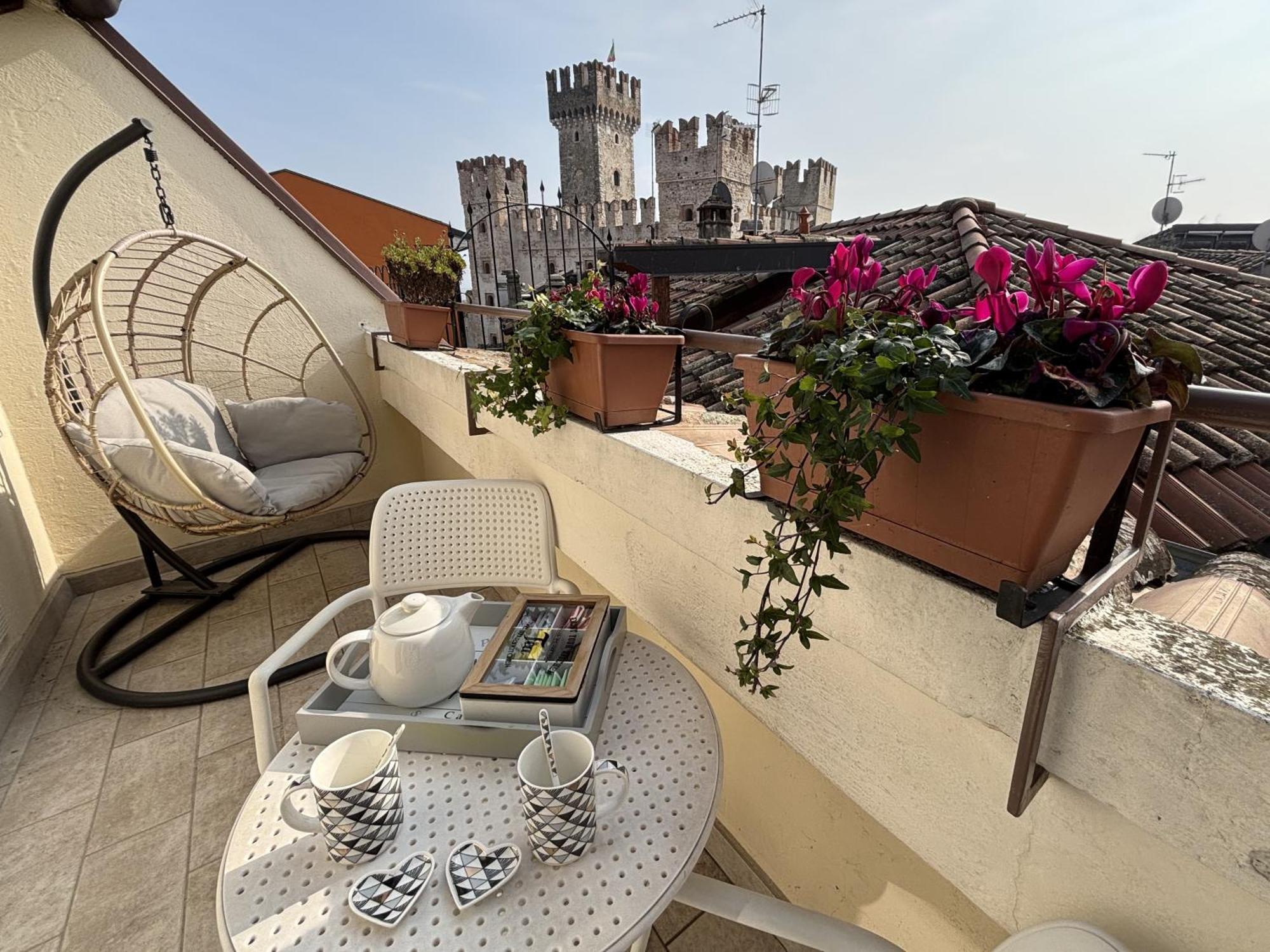 Sirmione4U - Domus By The Castle Appartement Buitenkant foto